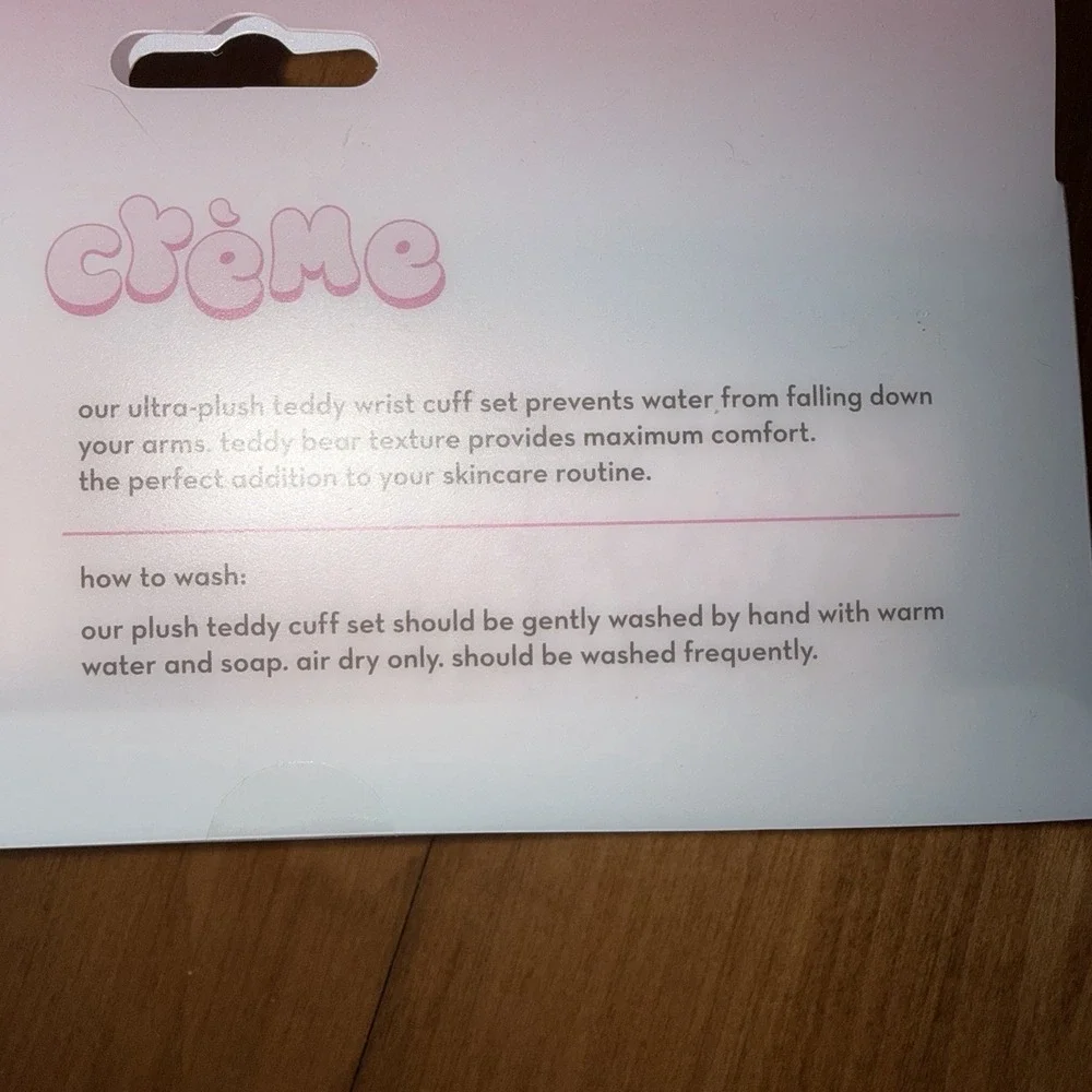 NEW The Creme Shop‎ Teddy Wrist Cuff Set Plush Water Absorbent Pink Fluff